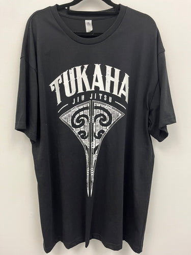 TUKAHA TEE - BLACK/WHITE